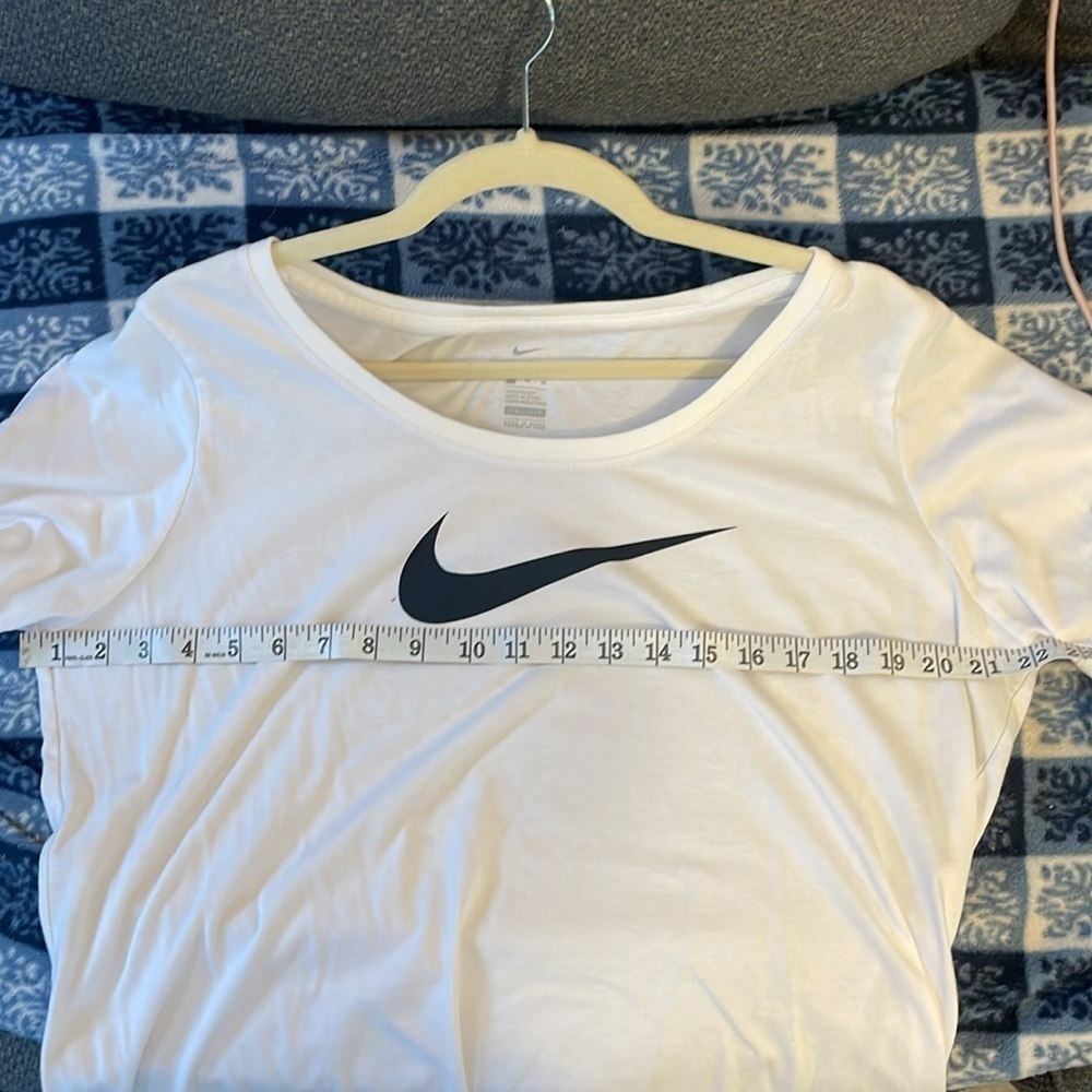 Nike-Disney- maurices 3 Pk Tee’s size XL crew-scoup-Vneck white & plum - Picture 9 of 11